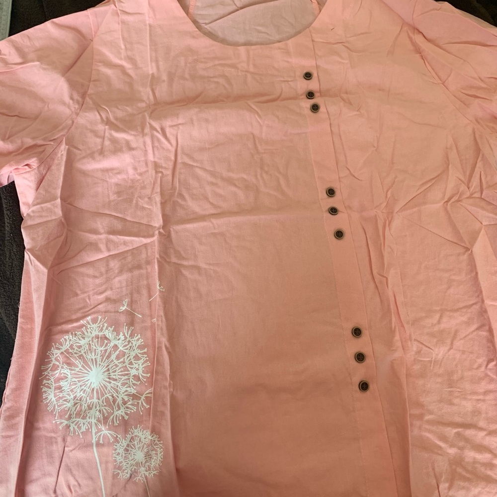 $5 & $10 sale - Cute pink off center button short sleeve top